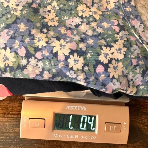 NEW Old Navy Womens M Lot of 5 Tees Bundle Floral Casual Fruit Stripe Everyday - Picture 11 of 11